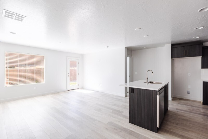 Building Photo - 5989 Europa Ln