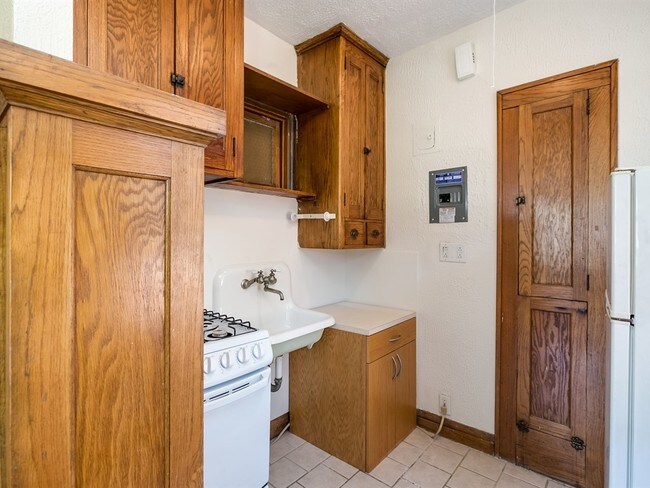 Building Photo - Grand Villas