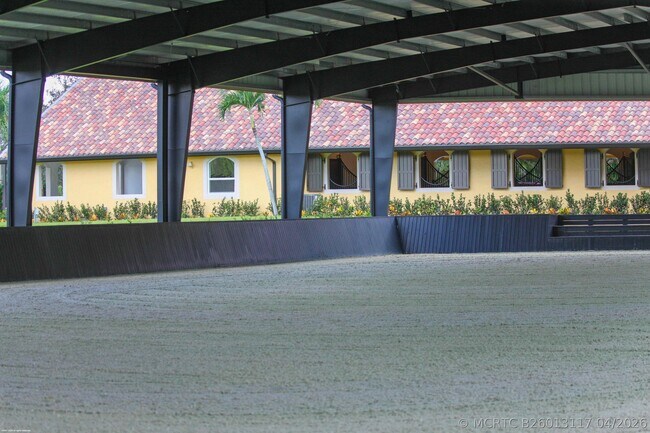 Building Photo - 4985 Stables Way