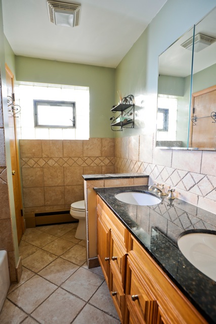 Bathroom - 6523 N Northwest Hwy