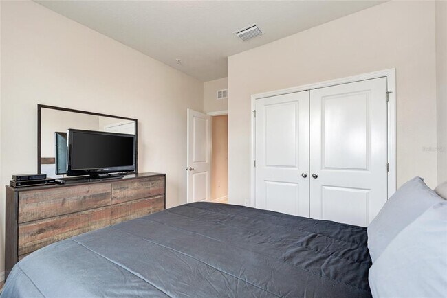 Building Photo - 8382 Enclave Way