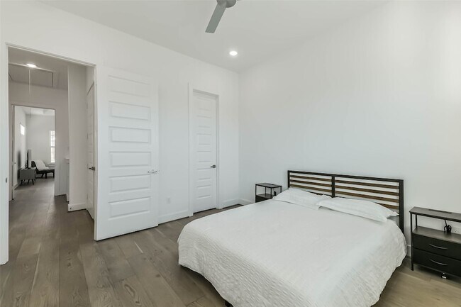 Building Photo - 308 Queen Sude Ln