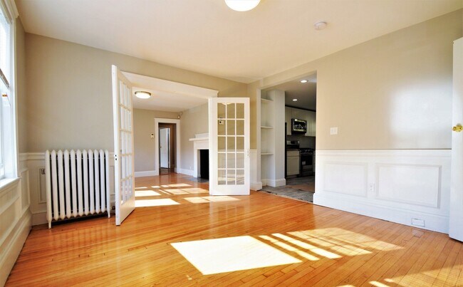 Building Photo - 51 Leamington Rd