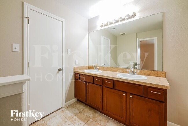 Building Photo - 5212 La Rocco Way