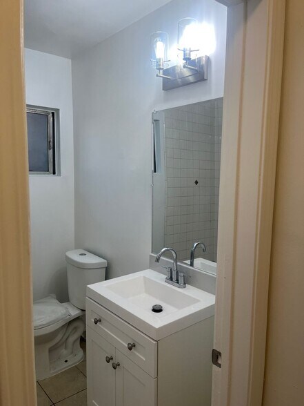 Building Photo - 6600 Whitsett Ave