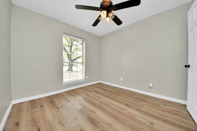 Building Photo - 22303 Acorn Chase Dr