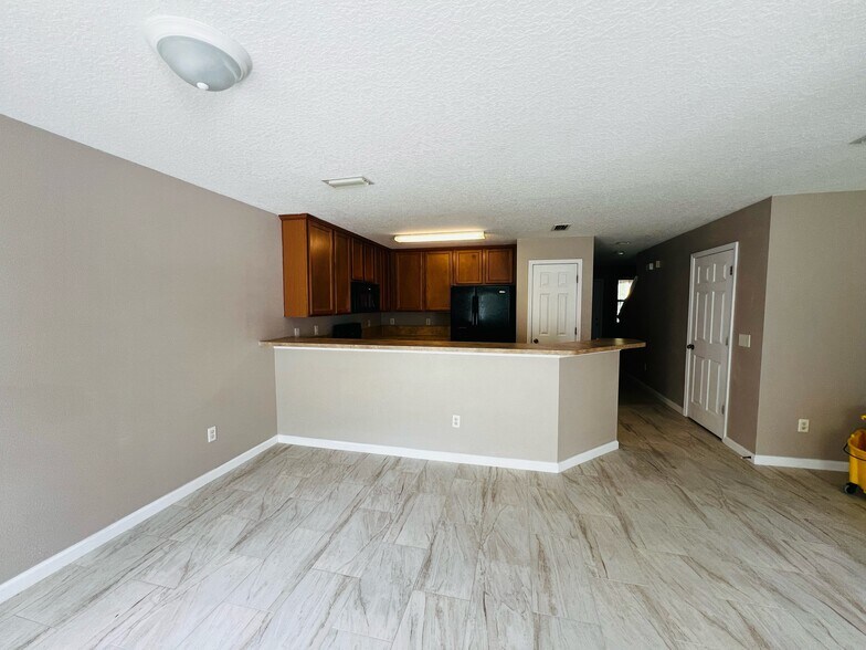 Building Photo - 5908 Brice Ct