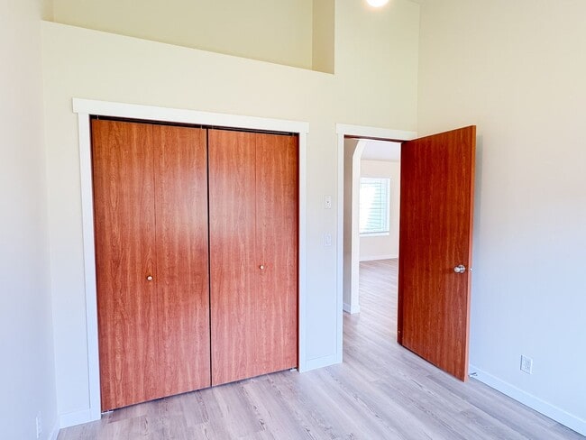 Building Photo - Amazing single level Rancher in Post Falls
