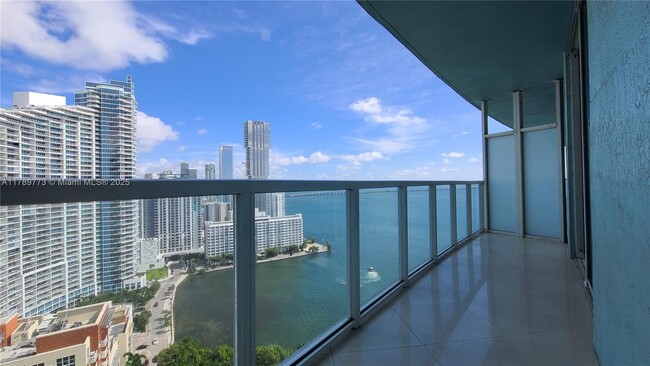 Building Photo - 1900 N Bayshore Dr