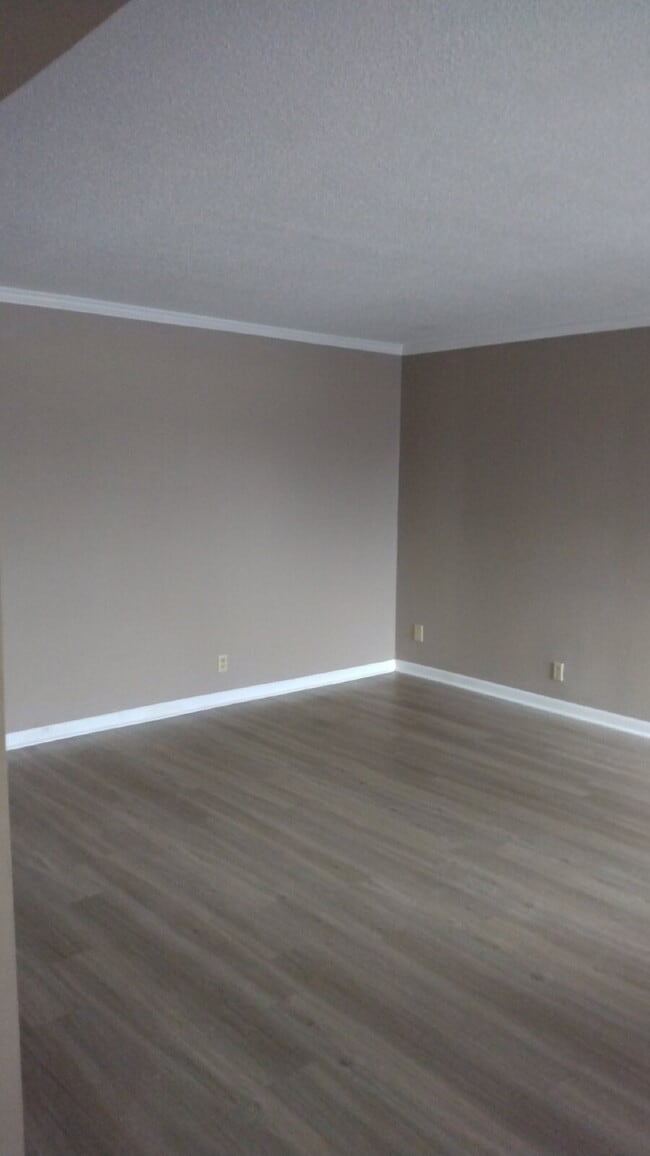 Building Photo - Welcome Home to your 2 Bedroom | 1 Bathroom Apartment Home located at Chateau Royal in Orange, TX!