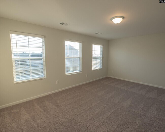 Building Photo - 3024 Hallsdale Dr