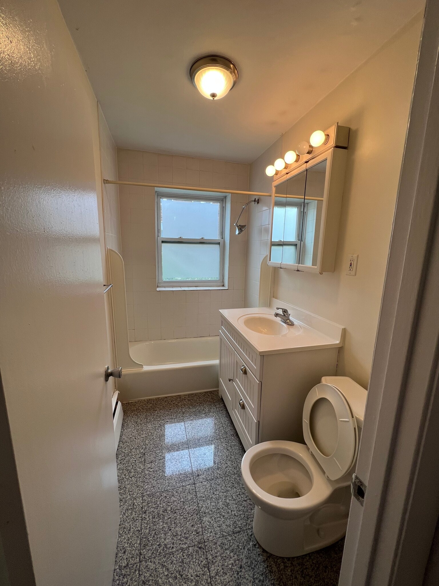 Building Photo - 34 Gardner St