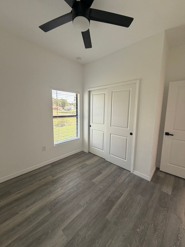 Building Photo - 2122 Armour Rd