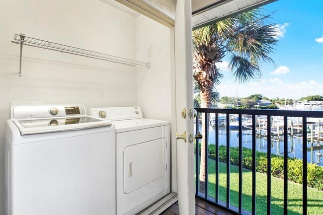 Building Photo - 622 Yardarm Dr