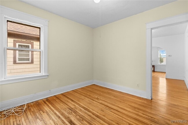 Building Photo - 394 Taunton Pl