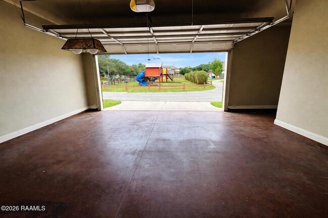 Building Photo - 106 Shadow Springs Dr