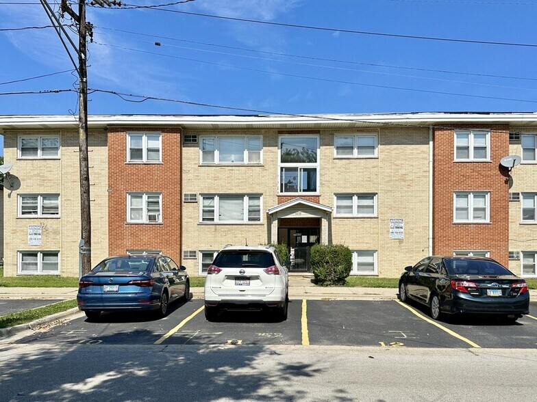 Primary Photo - 9630 Ivanhoe Ave