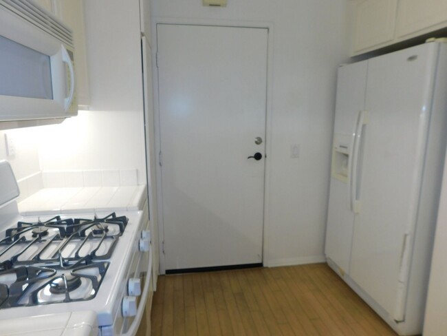 Building Photo - Downstairs Westpark Condo 1 Bedroom 1 Bath...