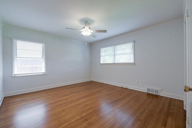 Building Photo - 5208 Gwynne Rd
