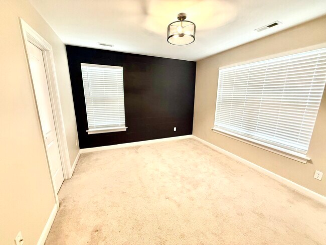 Building Photo - 2857 Cross Landing Dr