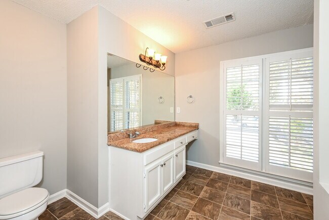 Building Photo - 2660 Windstream Way NW