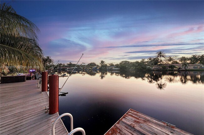 Building Photo - 2801 Coral Shores Dr