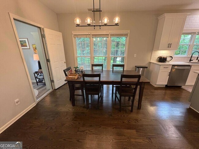 Building Photo - 3755 Ridgeside Ct