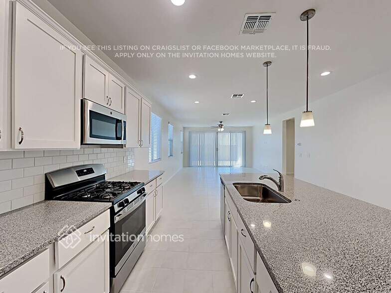 Building Photo - 15675 W Jackson St