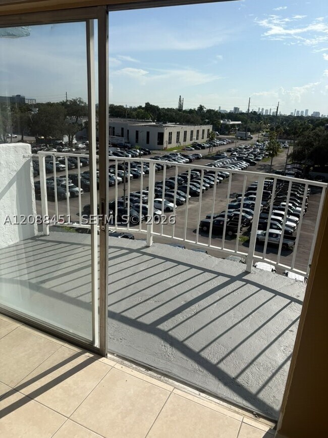 Building Photo - 488 NW 165th St