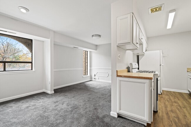 Building Photo - 142 Georgetown Rd