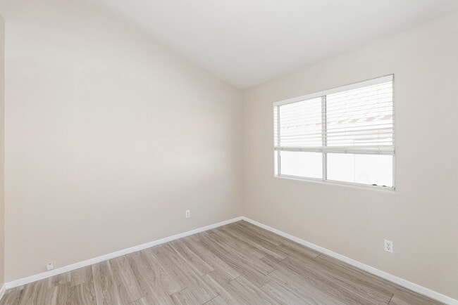 Building Photo - 6376 Venus Vale Ct