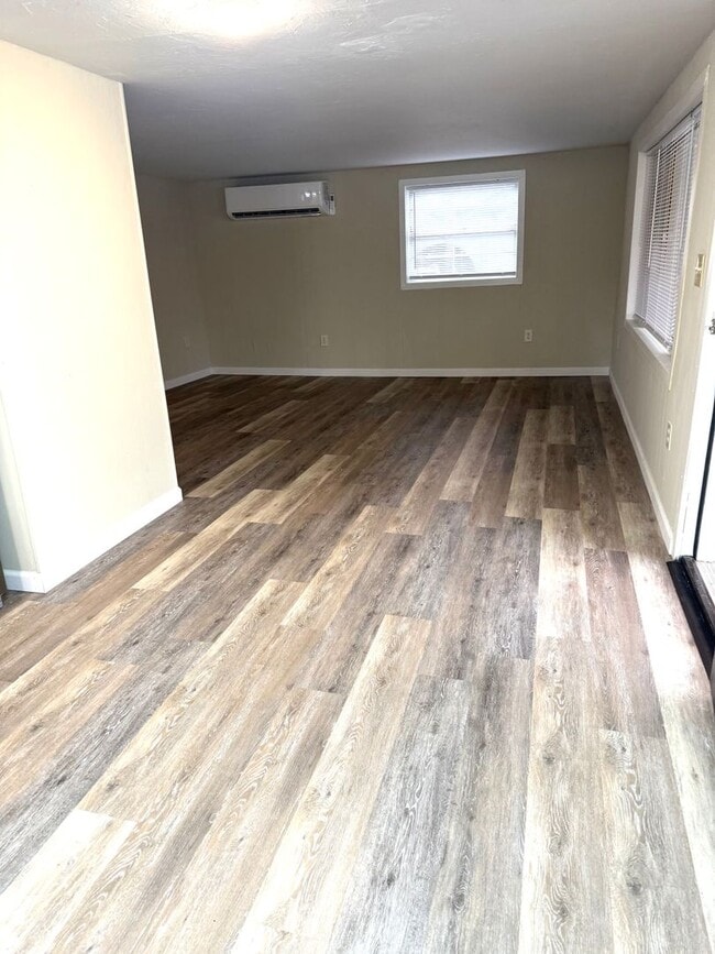 Building Photo - Springdale A