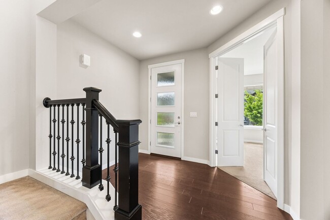 Building Photo - Perfect and Picturesque and Furnished!