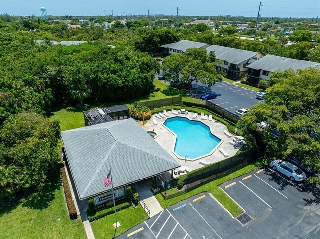 Building Photo - 588 Trace Cir