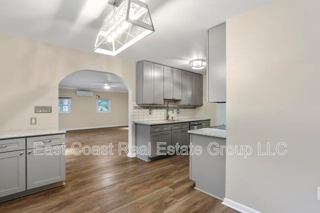 Building Photo - 3395 Canary Ct