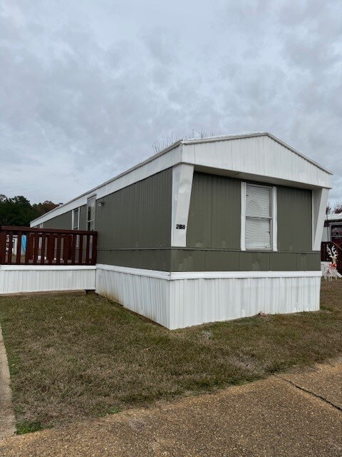 Building Photo - 3127 Greenfield Rd