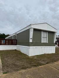 Building Photo - 3127 Greenfield Rd