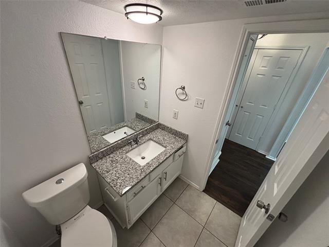 Building Photo - 801 Bluebonnet Dr