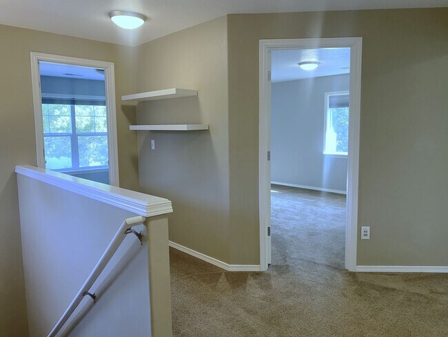 Building Photo - Beautiful Sherwood Home backs to Greenspac...