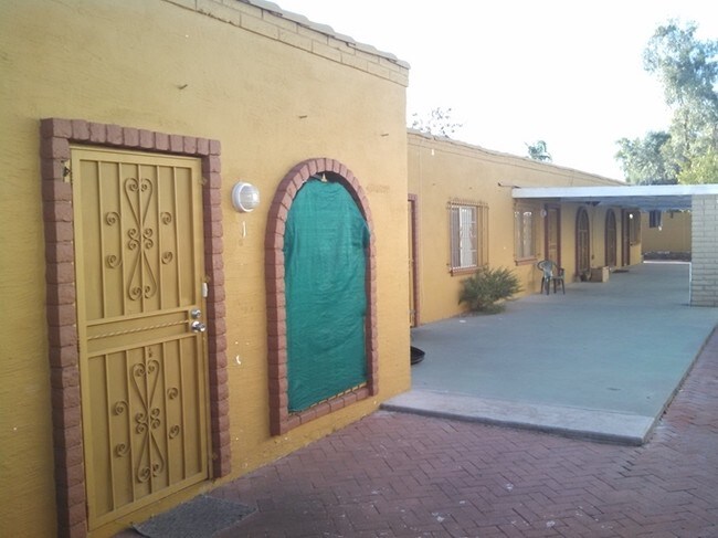 Building Photo - 1520 W Palmer Dr