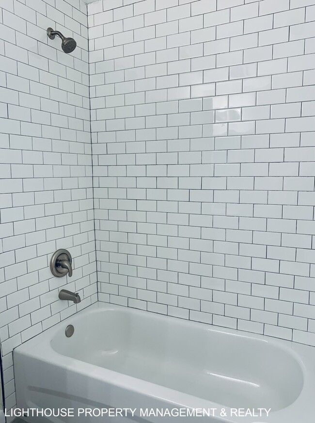 Building Photo - Fully Renovated 3 Bed/1 Bath Home with Att...