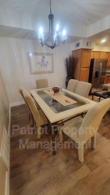 Building Photo - 9708-9708 E Vía Linda