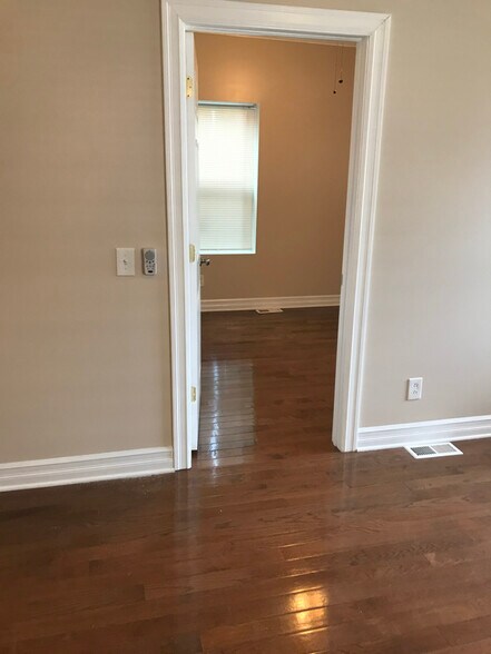 Building Photo - 469 Tacoma Ave