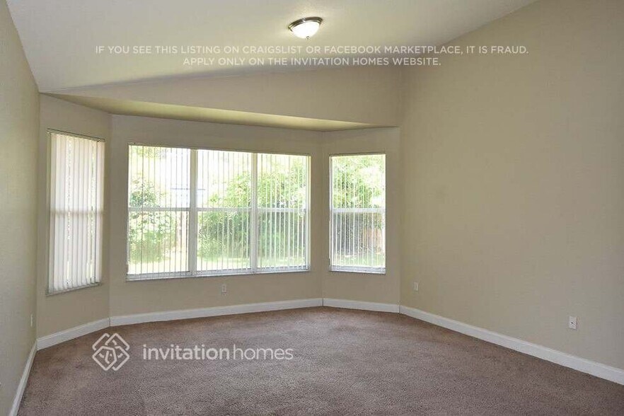 Building Photo - 14903 SW 159th Pl