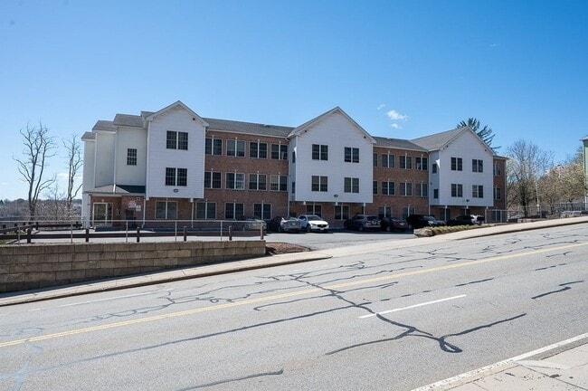 Building Photo - 50 Adams St