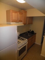 Building Photo - 312 18th Pl NE