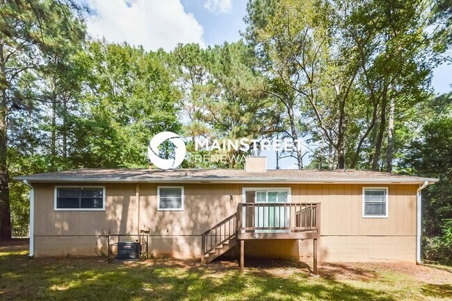 Building Photo - 3 Bedroom Pet-Friendly Home in Conyers, GA with Main Street Renewal