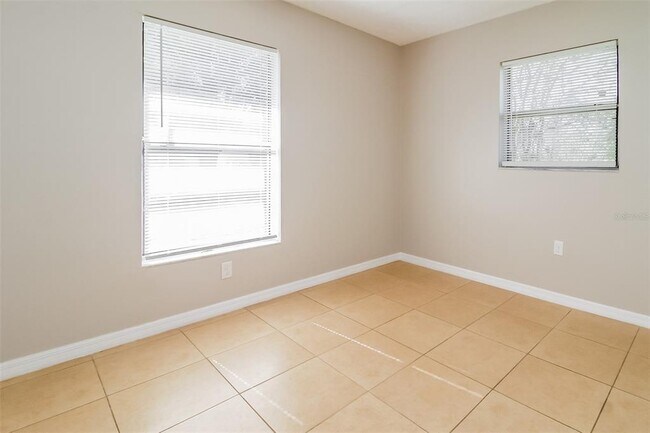 Building Photo - 1422 Kaley Ave