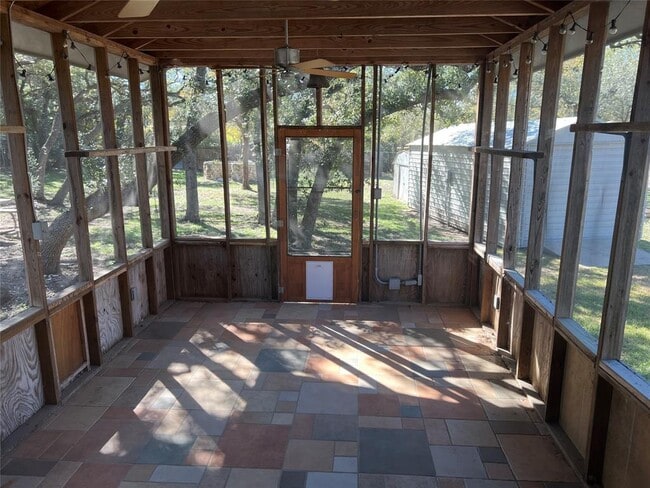 Building Photo - 16001 Awalt Dr