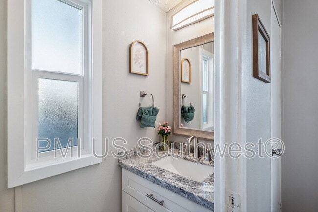 Building Photo - 437 Riverfront Dr